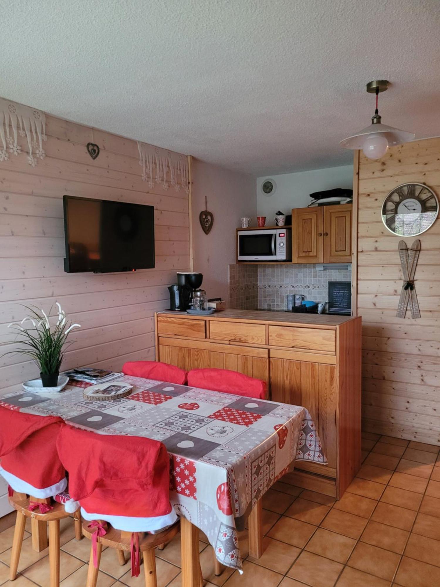 Appartement Le Flocon, Joli Petit Cocon 4 Pers En Rez De Jardin Draps Inclus Ле-Русс Экстерьер фото